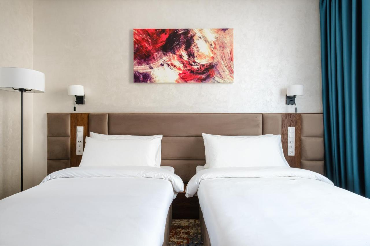 Grand Mildom Hotel Almaty Esterno foto