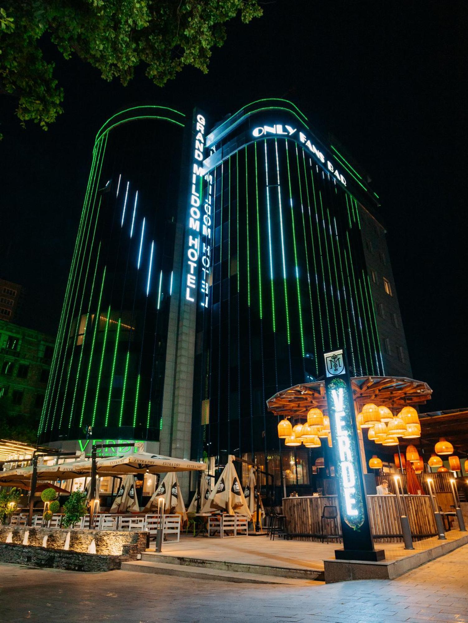 Grand Mildom Hotel Almaty Esterno foto
