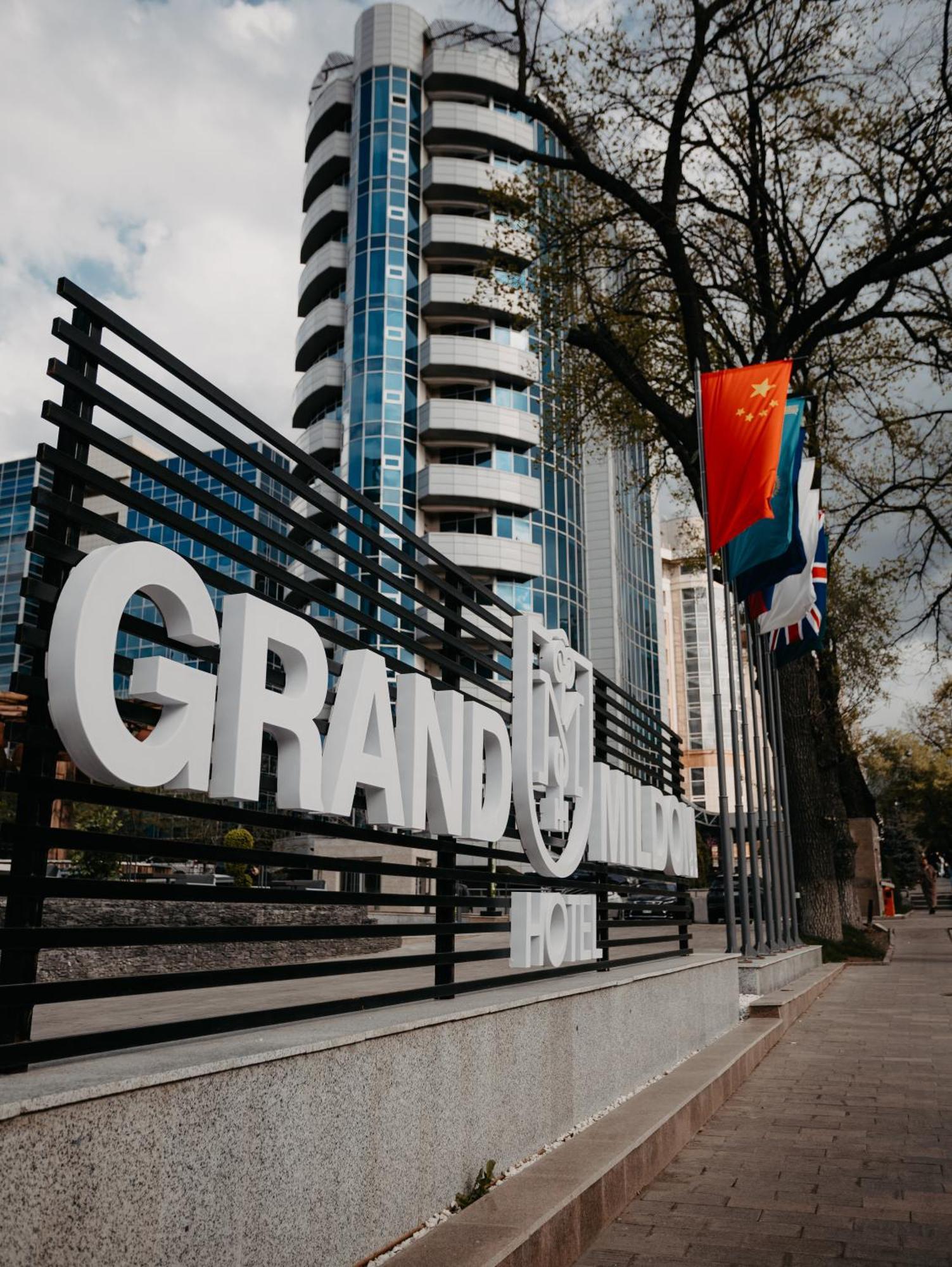 Grand Mildom Hotel Almaty Esterno foto