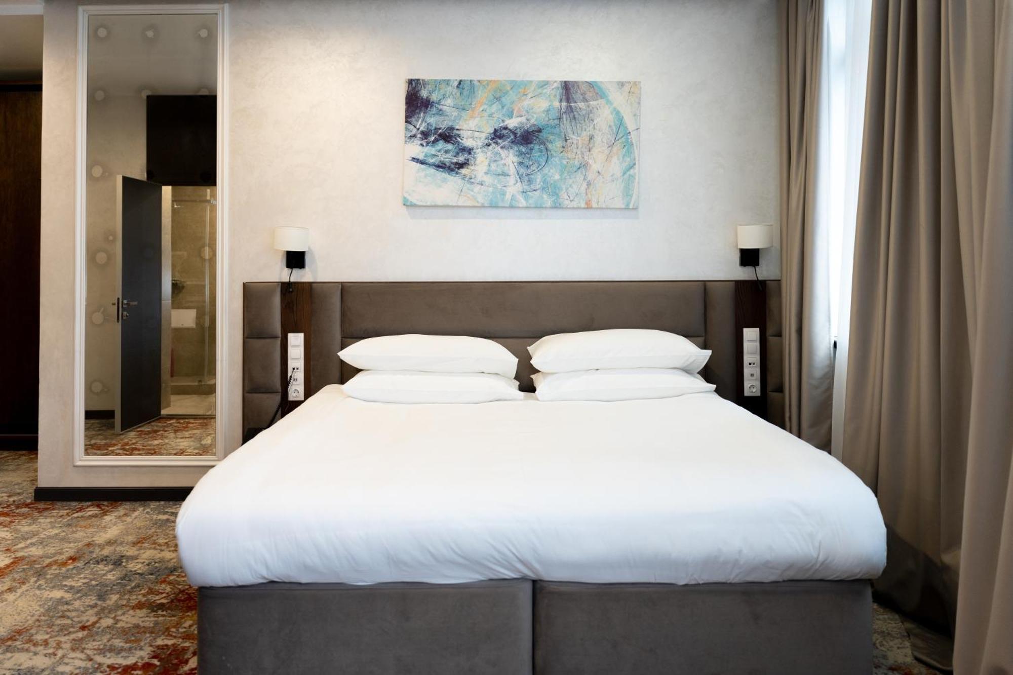 Grand Mildom Hotel Almaty Esterno foto