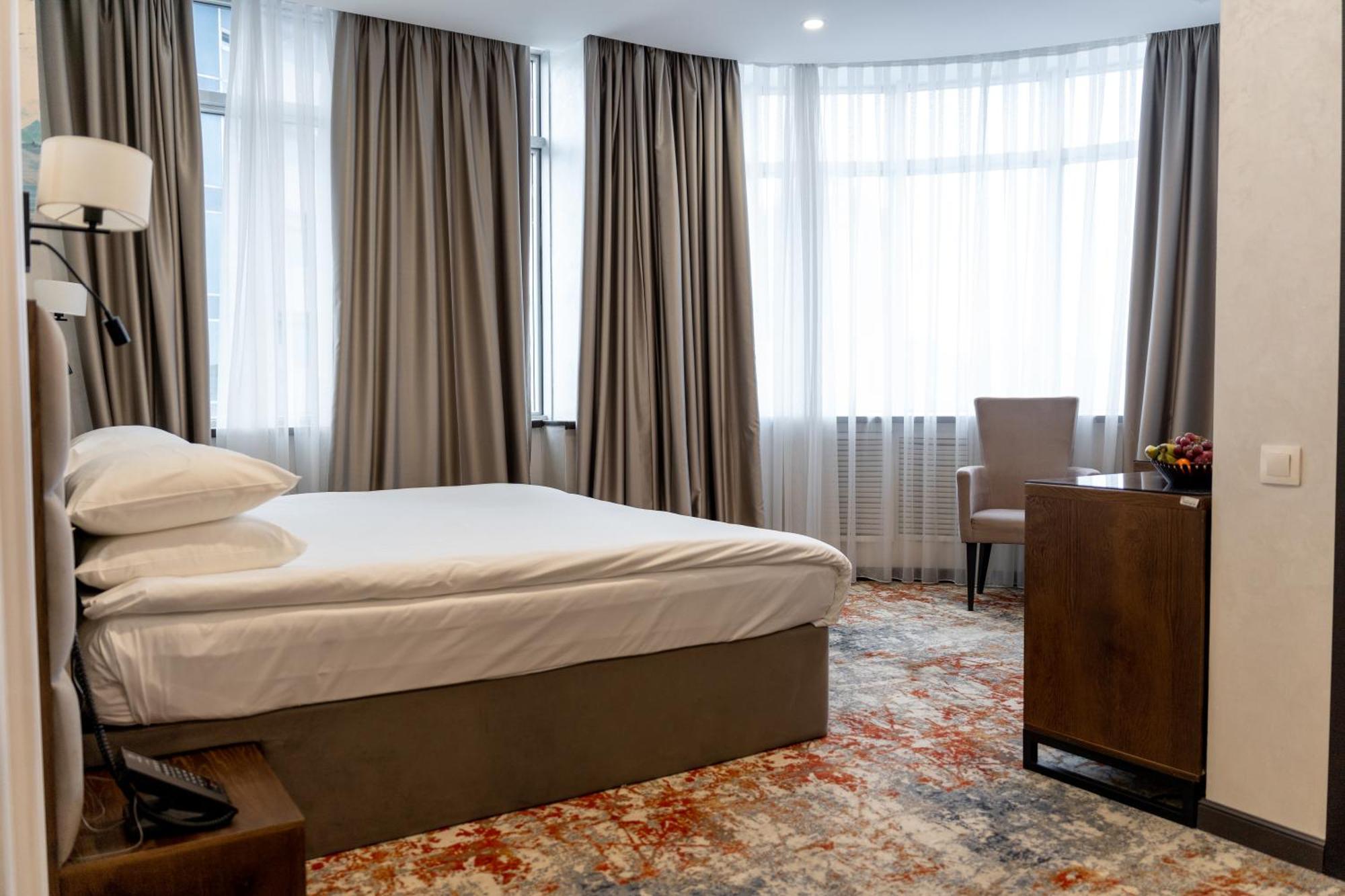 Grand Mildom Hotel Almaty Esterno foto